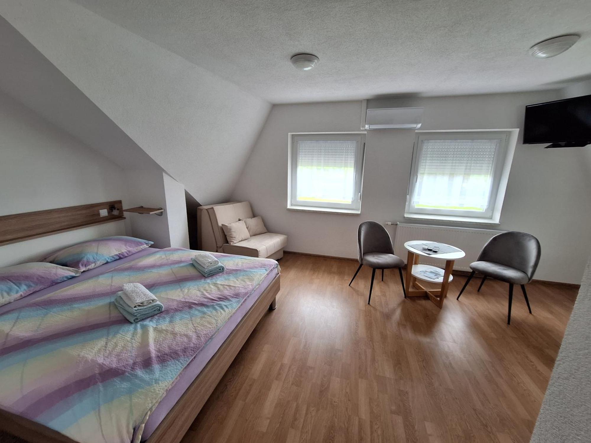Guesthouse Miha Раковица Экстерьер фото