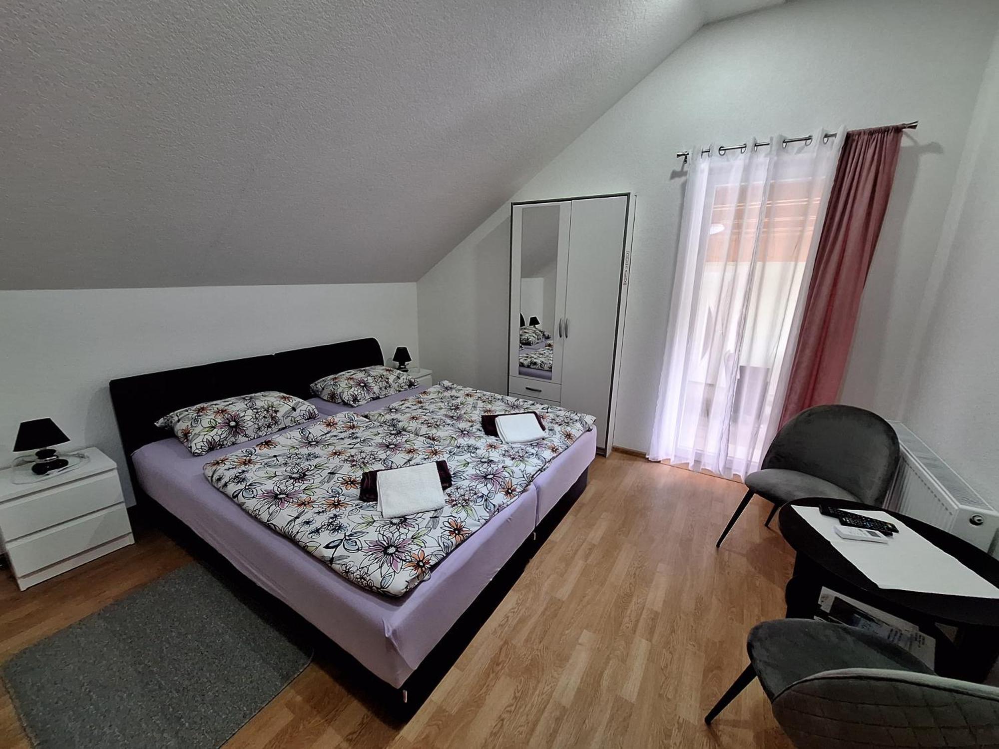 Guesthouse Miha Раковица Экстерьер фото